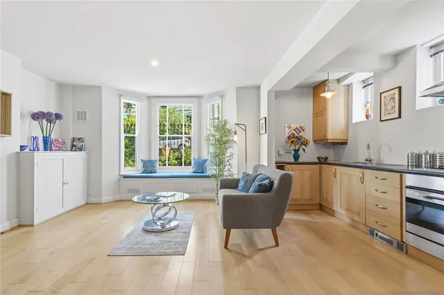 Elsynge Road, London, SW18, photo 1