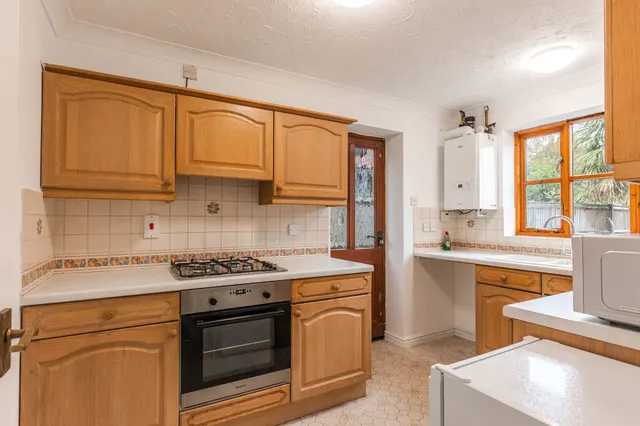 Spacious Two Bedroom Home with No Onw, photo 2