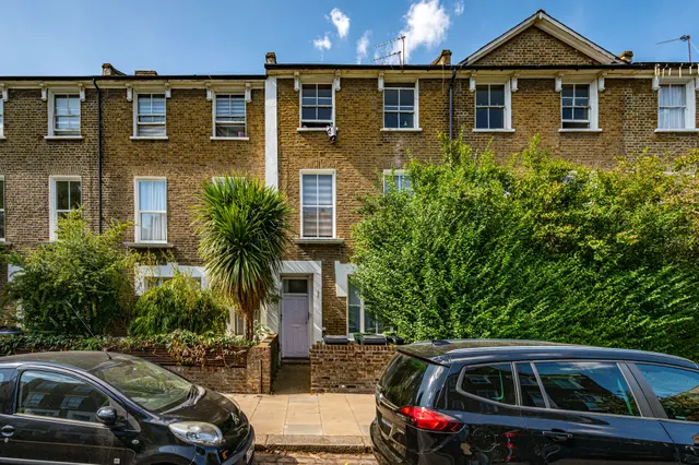 Flat C, 8 Gillies Street, London, photo 1