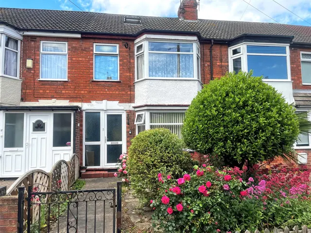 Photo 3 — Kingsley Drive, Willerby