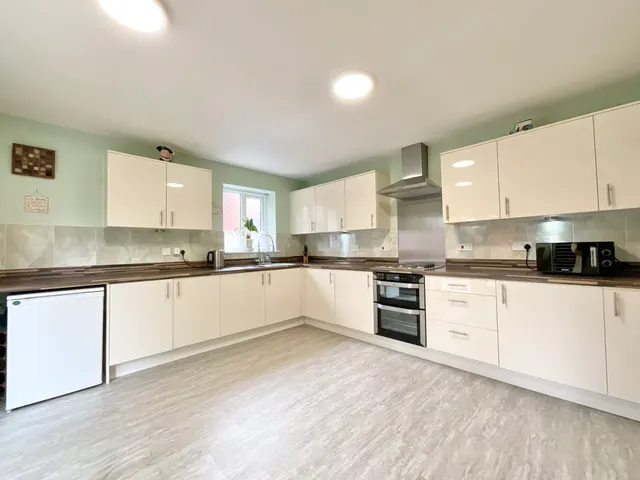 Hornbeam Close, Crewe, CW2, photo 2