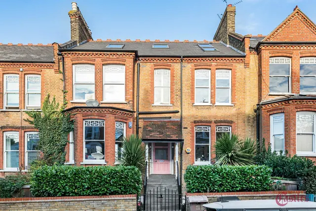 Dickenson Road, N8, photo 1
