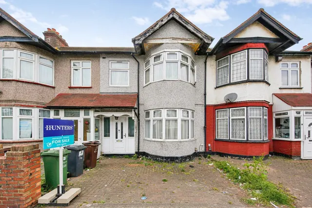 Whalebone Lane North, Chadwell Heath, RM6, photo 1