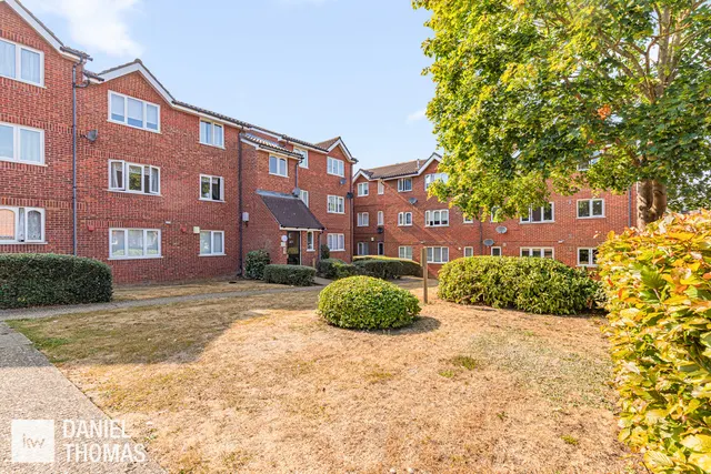 Howard Close, Waltham Abbey, EN9, photo 1