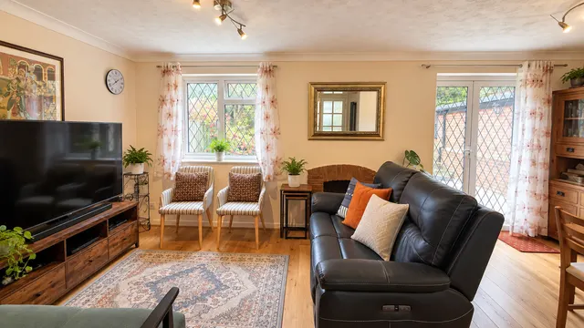 Photo 3 — Warnford Road, Orpington, BR6 6LW