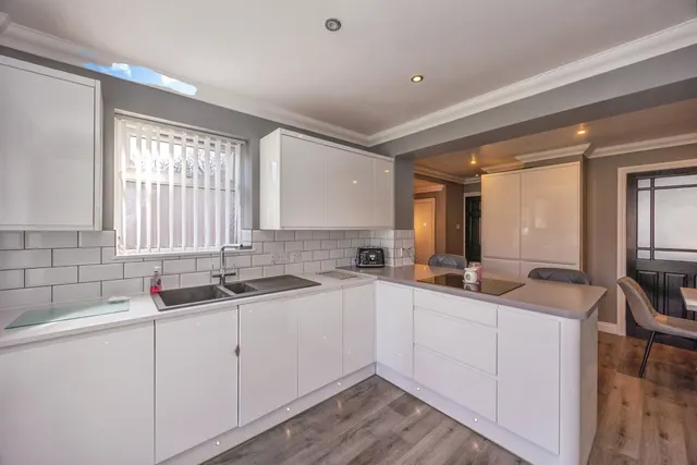 Littlegreen Avenue, Havant, PO9, photo 3