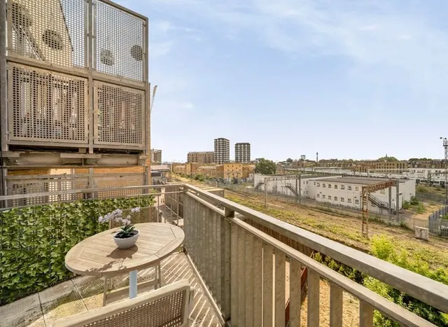 Photo 3 — Regents Park Road, Camden Town, NW1
