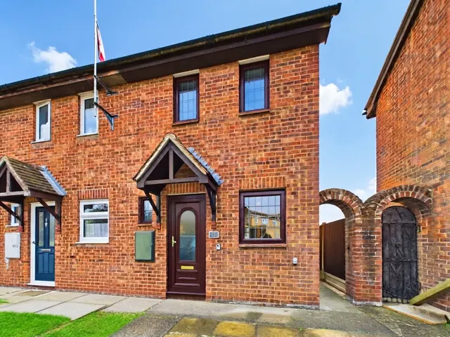 2 bedroom house — Beadle Way, Great Leighs, Chelmsford, Essex, CM3