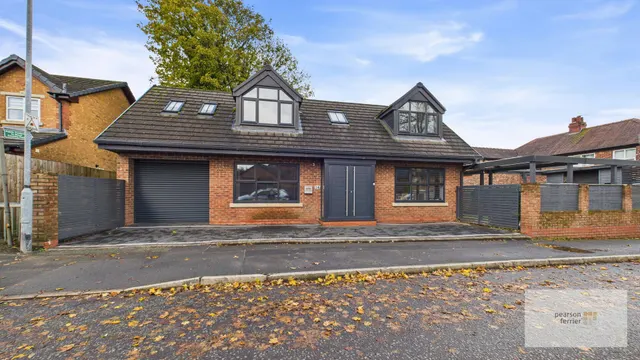 Burrs Close, Bury, BL8 1JU, photo 1