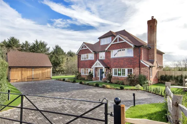 Brook Place, Cranbrook Road, Frittenden, Kent, TN17 2FA, photo 1