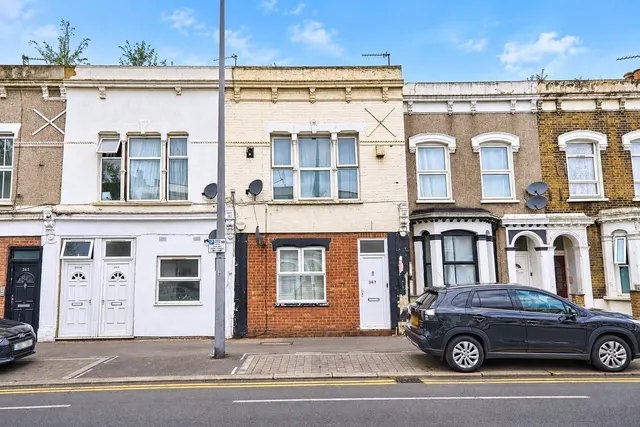 High Road Leytonstone, London, E11, photo 1