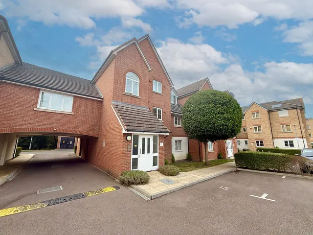 Monarch Way, Leighton Buzzard LU7 1FW, photo 1