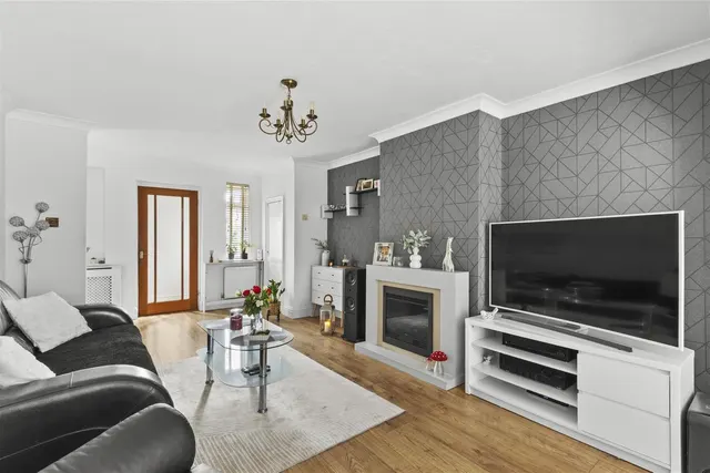 Chiltern Avenue, High Wycombe, HP12, photo 3