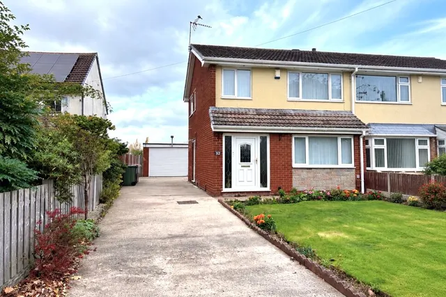 Capenhurst Lane, Whitby, CH65, photo 1
