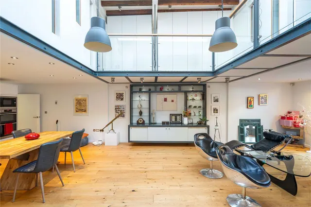 Photo 2 — Alma Vale Road, Clifton, Bristol, BS8 2HN