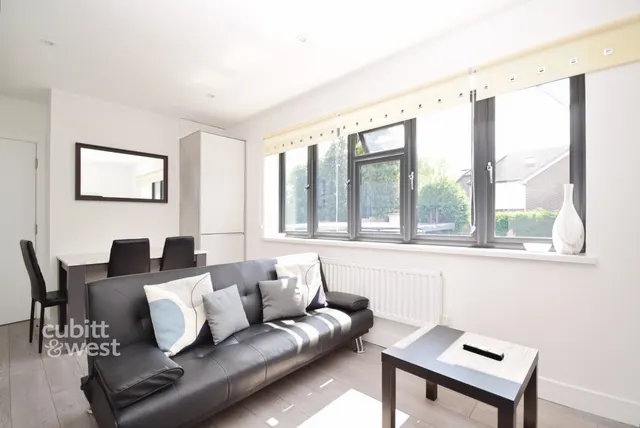 Banstead Road, Purley, CR8, photo 1
