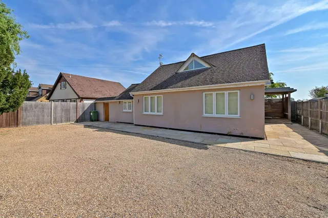 Fifield Road, Fifield, SL6, photo 2