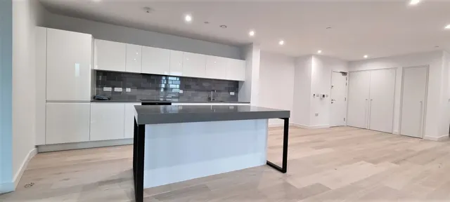 Schooner Road, London, E16, photo 1