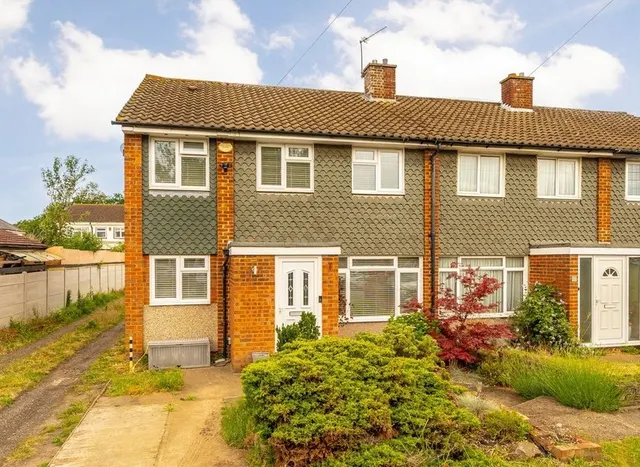Meadow Close, Whitton, TW4, photo 1