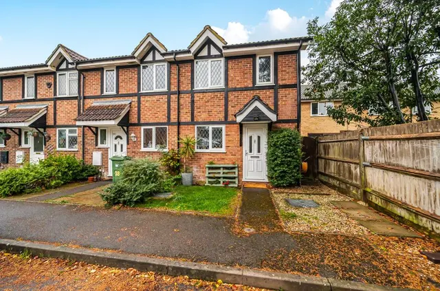 Statham Court, Bracknell, RG42, photo 1