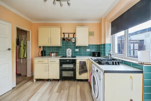 Photo 2 — Highwray Grove, Nottingham, Nottinghamshire, NG11