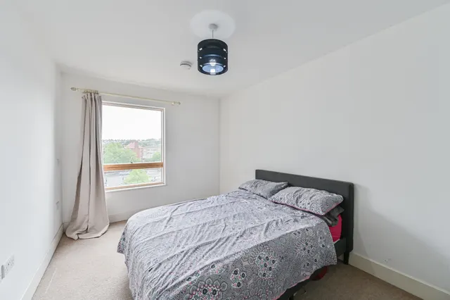 Photo 3 — 76 Derry Court, 386 Streatham High Road, London
