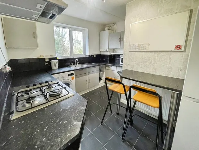 Photo 3 — Stapleford Close, Manchester, Greater Manchester, M23