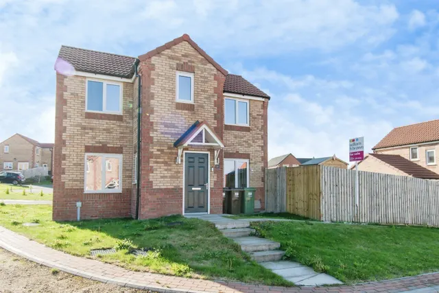 Oak Tree Way, KNOTTINGLEY, photo 1