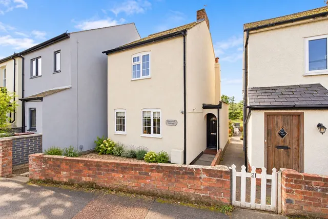 High Street, Colney Heath, AL4, photo 1