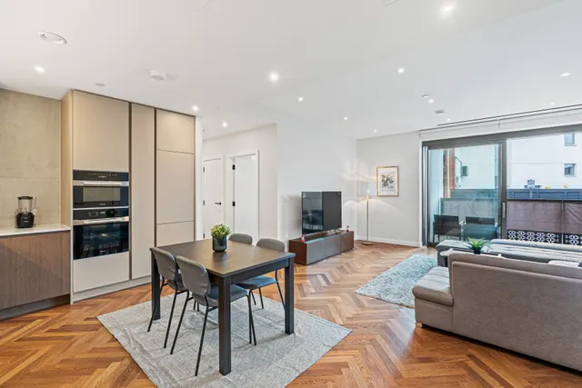 Hampton House, Fulham, South West London, photo 1