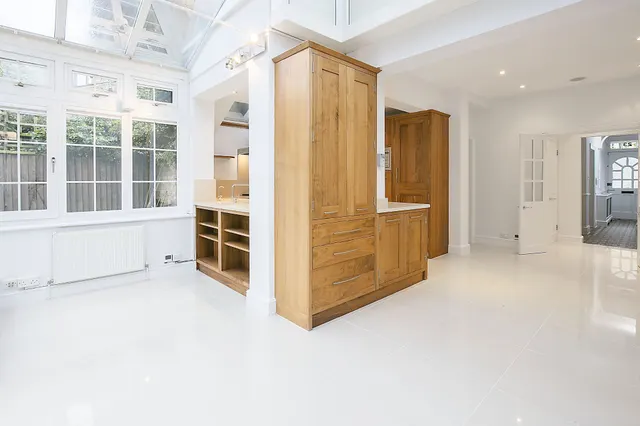 Muncaster Road, London, SW11, photo 2