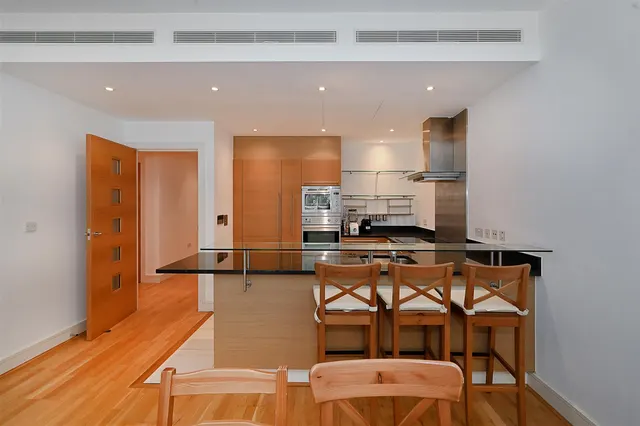 Queenstown Road, SW11, photo 3