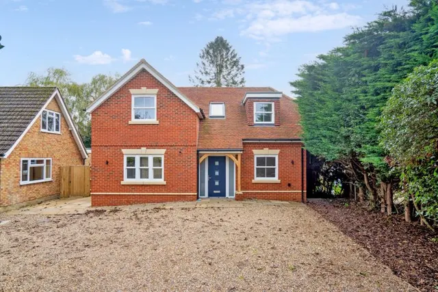 Swains Lane, Flackwell Heath HP10 9BU, photo 1