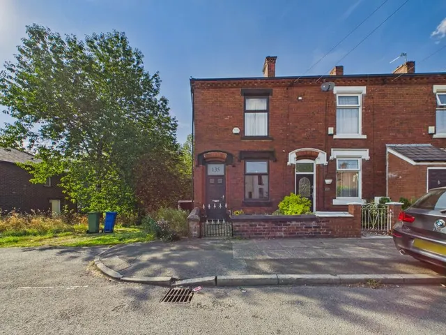 Kings Road, Ashton-under-Lyne, Greater Manchester, OL6, photo 1