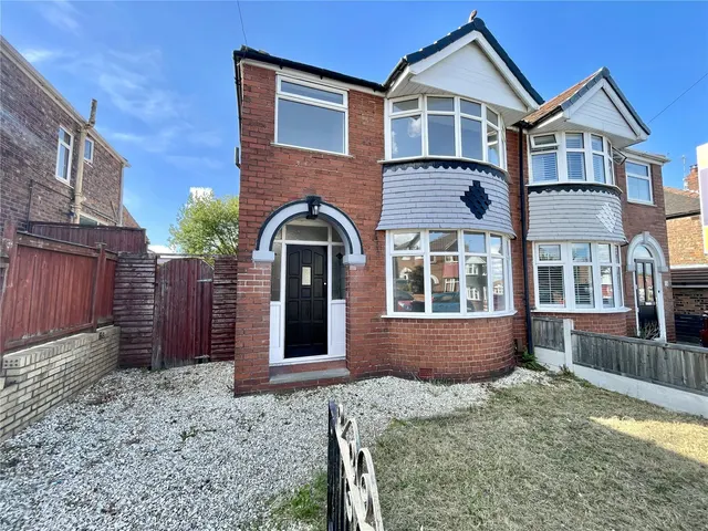 Hinton Road, Runcorn, WA7, photo 1
