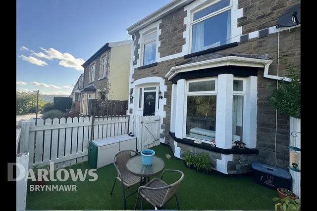 Aberbeeg Road, Abertillery, photo 1