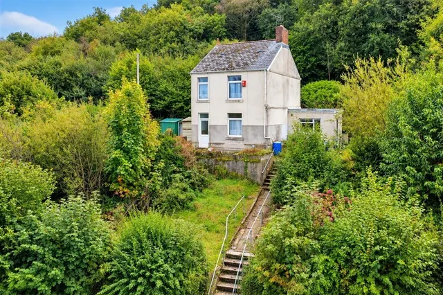 Waunarlwydd SWANSEA, SA5, photo 1