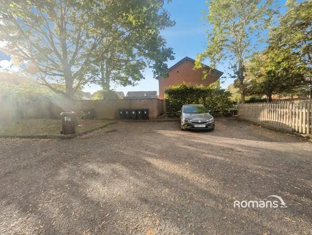 Shackleton Way, Woodley, RG5, photo 2