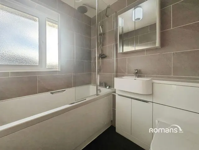 Shackleton Way, Woodley, RG5, photo 3
