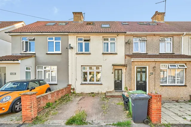 River Avenue, Hoddesdon, photo 1