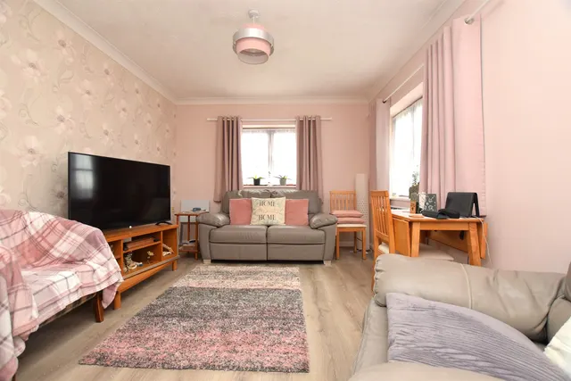 Roberts Court Baddow Road, Chelmsford, CM2, photo 2