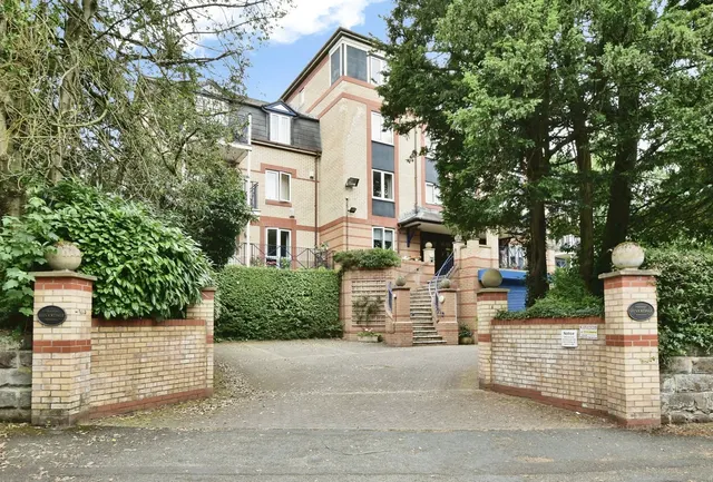 Racefield Road, Altrincham, WA14, photo 1