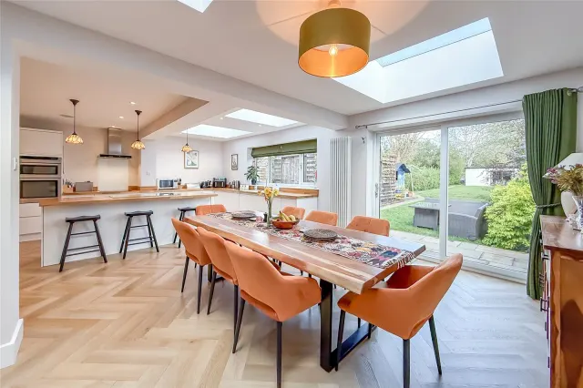 Laburnum Grove, St. Albans, Hertfordshire, AL2 3HQ, photo 1