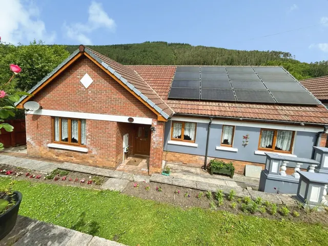 Glan Yr Afon Pentwyn Road, Port Talbot, SA13, photo 1
