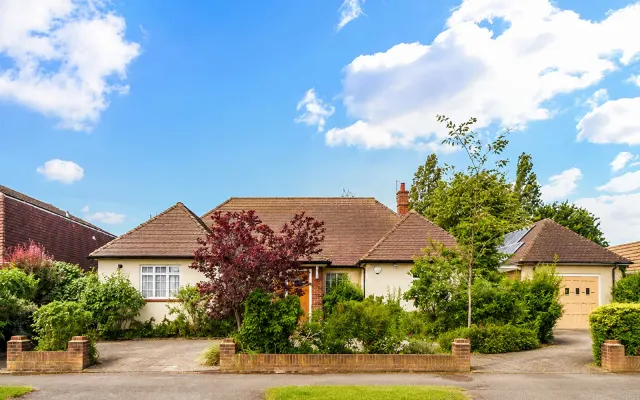 Kingsmead Avenue, Worcester Park, KT4, photo 1