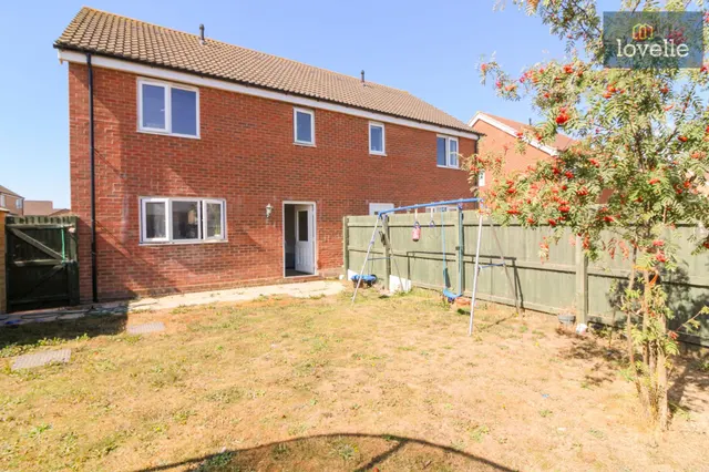St. Helens Drive, Louth, LN11, photo 2
