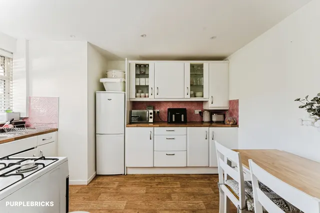 Ordnance Road, London, E16, photo 2