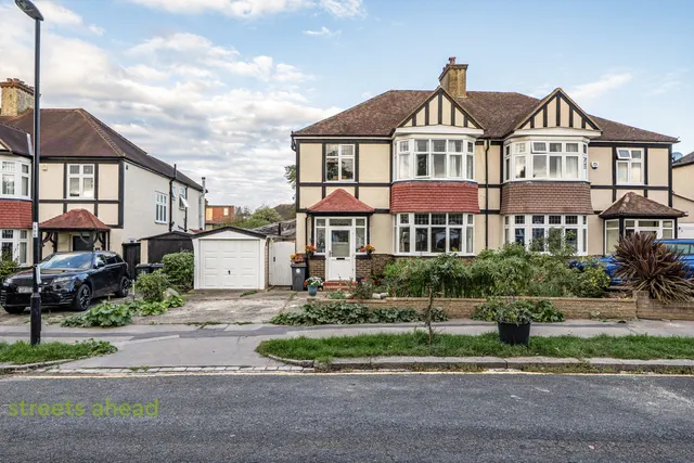 Whitethorn Gardens, Croydon, CR0, photo 1