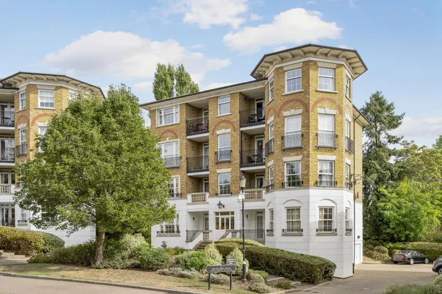 Southlands Drive, London, SW19, photo 1