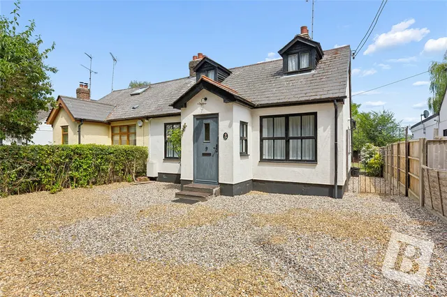 Crow Green Road, Pilgrims Hatch, CM15, photo 1